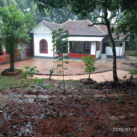 Bb Home Kumbla Luaran gambar