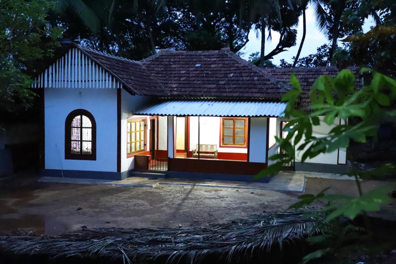 Bb Home Kumbla Luaran gambar