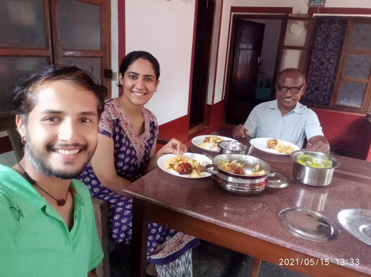 Bb Home Kumbla Luaran gambar